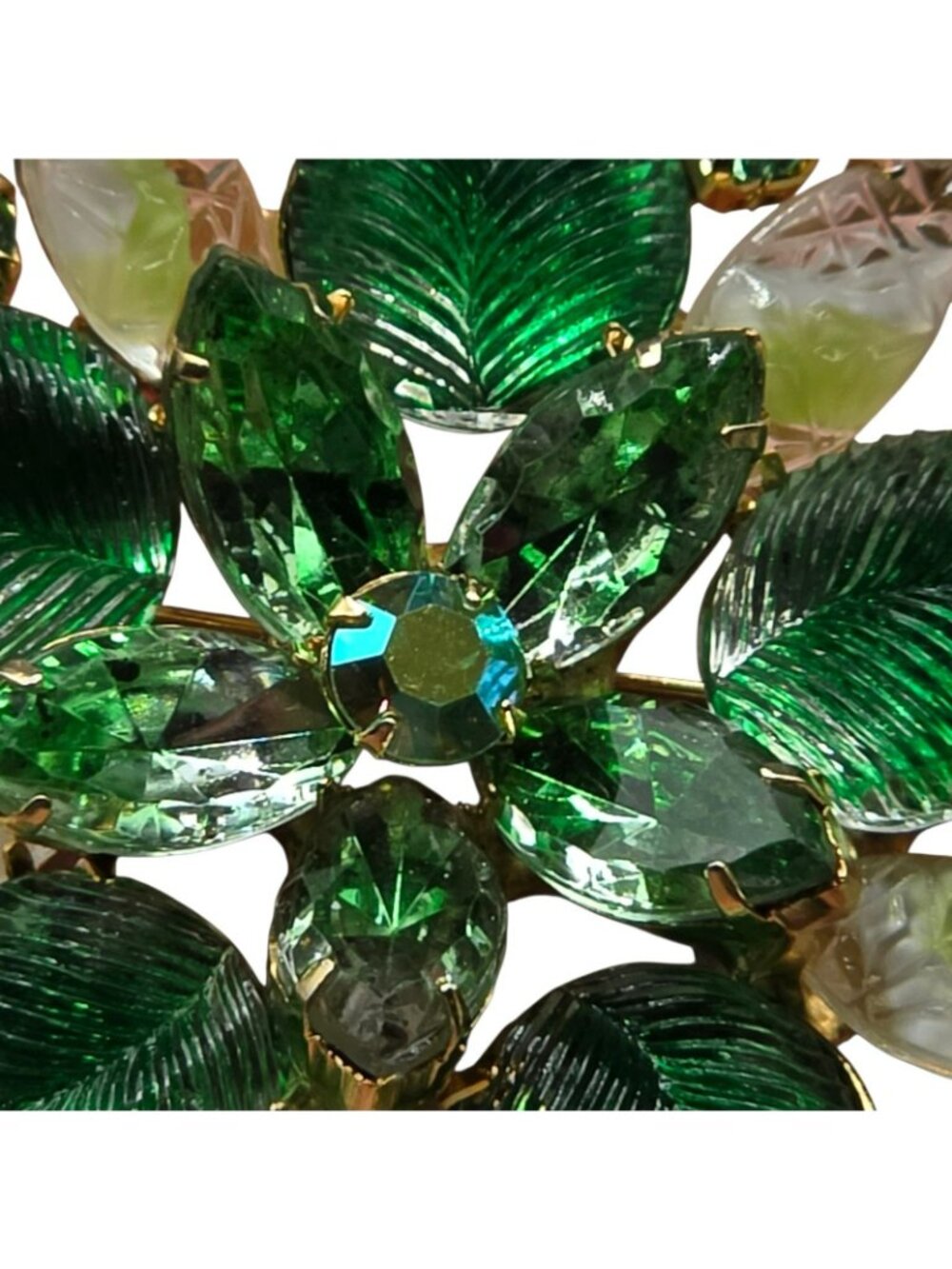 Molded Glass Flower Brooch Green Stones Gold-Tone Base 2" Diameter Vintage - Picture 5 of 6